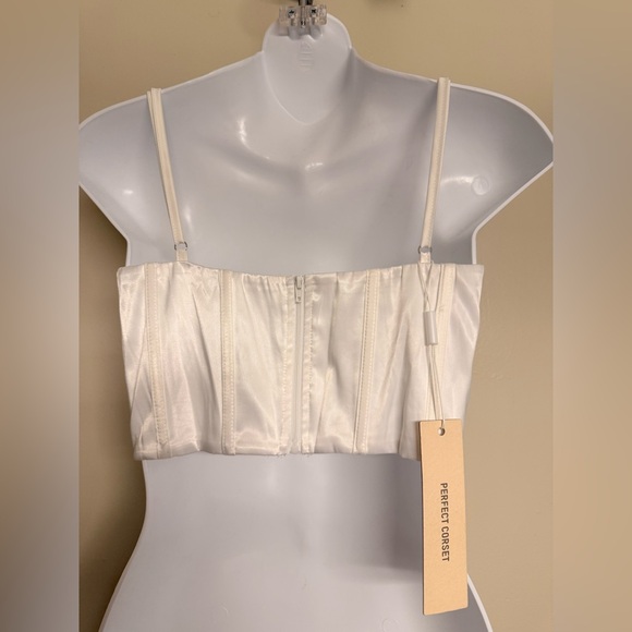 NWT PERFECT CORSET White Top Size Medium - Picture 3 of 12